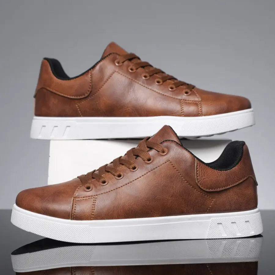 BENNETTVALE MEN’S CLASSIC LOW-TOP LACE-UP SNEAKERS