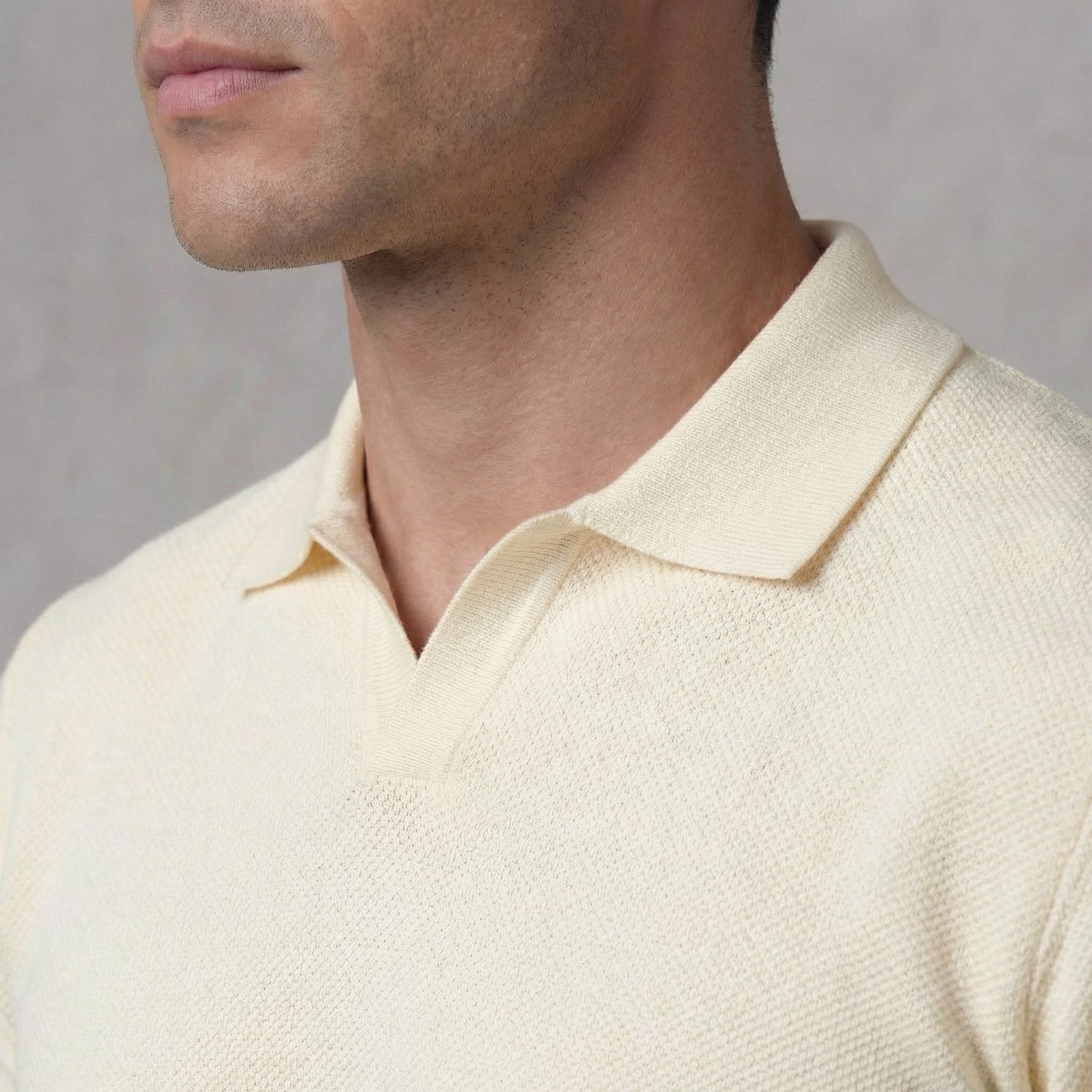 BENNETTVALE MEN’S TEXTURED V-NECK POLO
