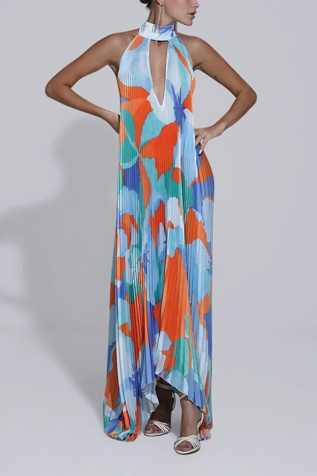 BENNETTVALE WOMEN’S PLEATED HALTER MAXI DRESS